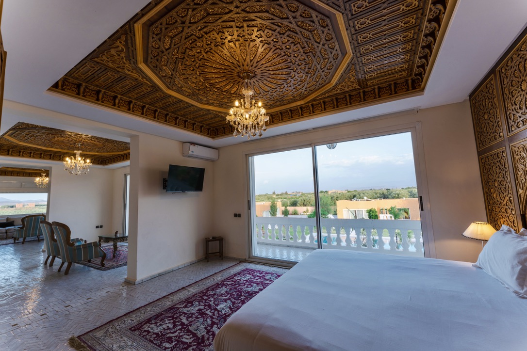 6B607E8C-5E14-4104-8693-48CA423E8AA1_1_105_c